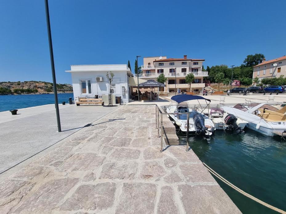 Villa Riva Omisalj Exterior photo